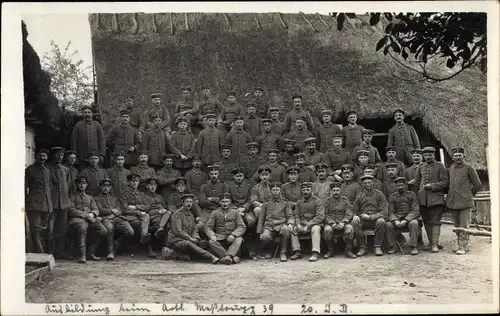 Foto Ak Ausbildung beim Artillerie Messtrupp 39 20. I. D., Deutsche Soldaten, Uniformen