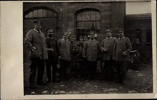 Künstler Ak Deutsche Soldaten, Kaiserreich, Gruppenaufnahme