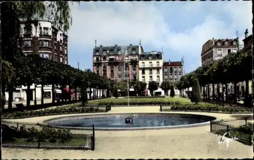 Ak Bois Colombes Hauts de Seine, La Place de la Republique