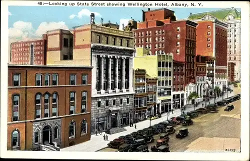 Ak Albany New York USA, Looking up State Street showing Wellington Hotel