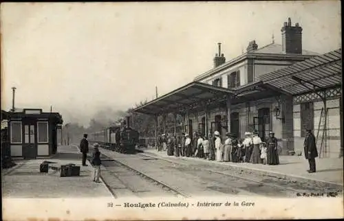 Ak Houlgate Calvados, Bahnhof, Gleisseite, Dampflok