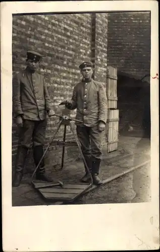 Foto Ak Zwei deutsche Soldaten, Kaiserreich, I WK
