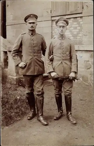 Foto Ak Zwei deutsche Soldaten in Uniformen, Eisernes Kreuz, I WK
