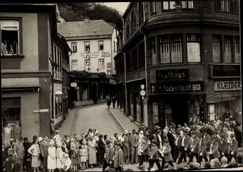 Foto Greiz in Thüringen, Schützenfest, Umzug, Autozubehörgeschäft*, Kaufhaus**, Ernst Arnoldplatz