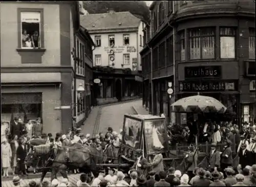 Foto Greiz in Thüringen, Schützenfest, Ernst Arnoldplatz, Umzug, Festwagen, Kaufhaus*, Autozubehör**