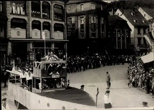 Foto Greiz in Thüringen, Schützenfest, Festwagen des MV Greiz als Schiff, Kaufhaus