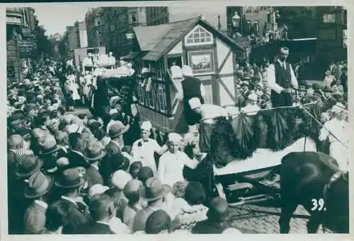 Foto Greiz in Thüringen, Schützenfest, Festwagen der Müller, Bäckerei