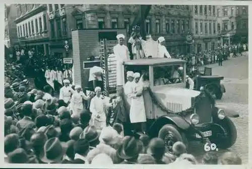 Foto Greiz in Thüringen, Schützenfest, Festwagen der Bäcker