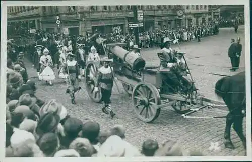 Foto Greiz in Thüringen, Schützenfest, Festwagen, Teilnehmer in Barockkleidung