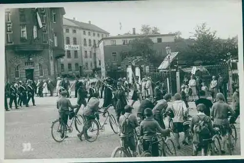 Foto Greiz in Thüringen, Schützenfest, Restaurant Cafe Amtshof, Fahrradfahrer