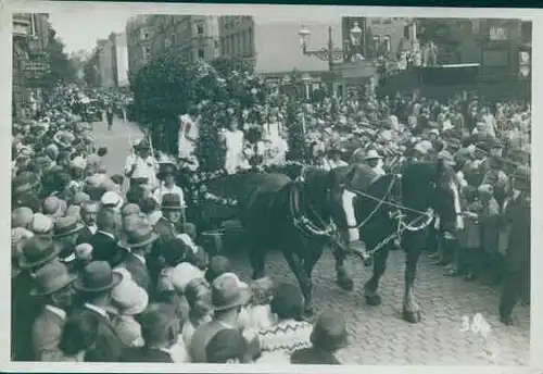 Foto Greiz in Thüringen, Schützenfest, Festwagen der Gärtner, Blumenkinder
