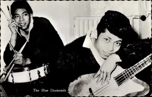 Ak The Blue Diamonds, Musiker, Gitarre