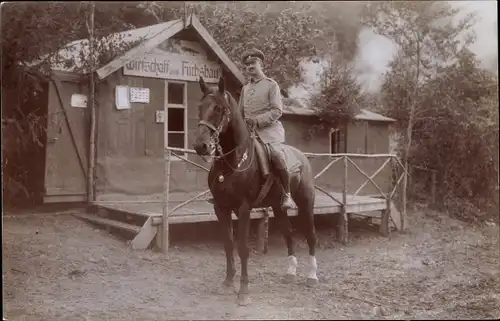 Foto Ak Deutscher Soldat auf einem Pferd, Wirtschaft zum Fuchsbau, Offizier, Kaiserreich