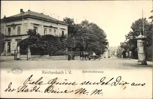 Ak Reichenbach im Vogtland, Bahnhofstraße, Litfaßsäule