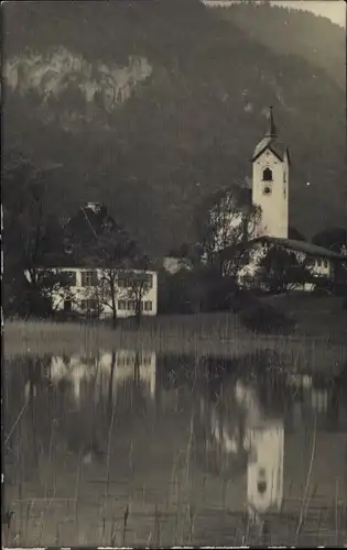 Foto Ak Weißensee Füssen im Ostallgäu, Kirche, Wohnhaus