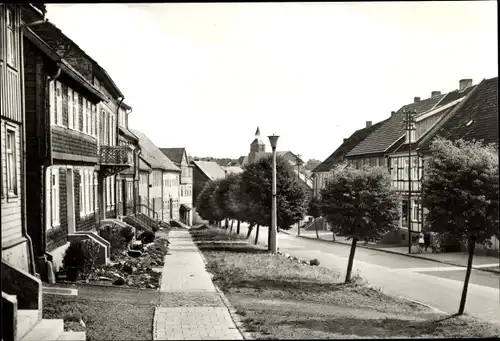 Ak Benneckenstein Oberharz am Brocken, Straßenpartie, Gehweg, Wohnhäuser, Fachwerk