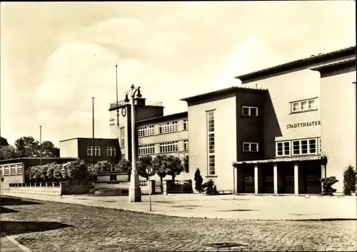 Ak Luckenwalde im Kreis Teltow Fläming, Stadttheater, Ernst-Thälmann-Schule