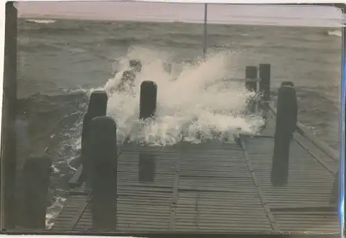 Foto Ostseebad Ahlbeck Heringsdorf auf Usedom, Brandung am Landungssteg