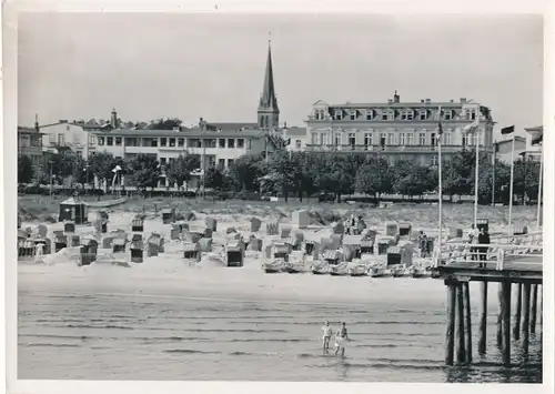 Foto Ostseebad Ahlbeck Heringsdorf auf Usedom, Blick von der Seebrücke