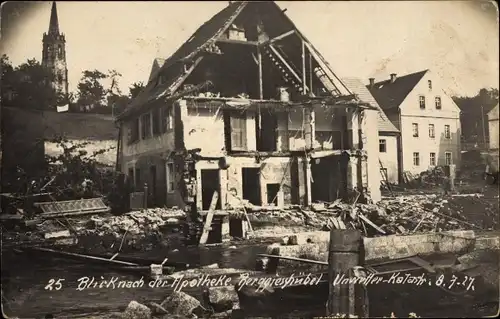 Foto Ak Berggießhübel in Sachsen, Zerstörungen nach Unwetter 1927, Hochwasser, Apotheke