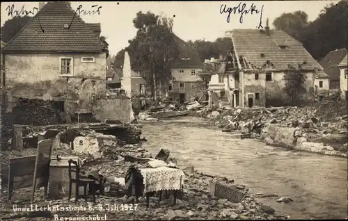 Foto Ak Berggießhübel in Sachsen, Zerstörungen nach Unwetter 1927, Hochwasser