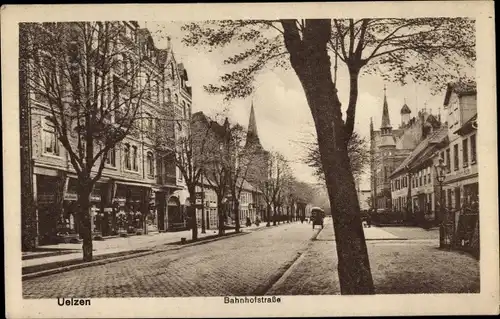 Ak Uelzen in Niedersachsen, Bahnhofstraße, Handlung