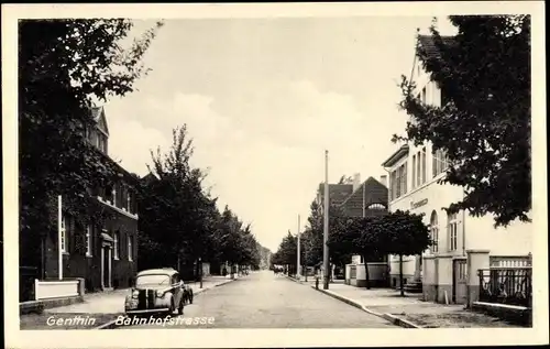 Ak Genthin am Elbe Havel Kanal, Blick in die Bahnhofstraße, Auto