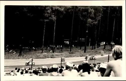 Foto Frohburg in Sachsen, Frohburger Dreieck Rennen, Blick von der Tribüne, Motorräder