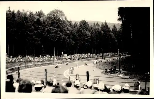 Foto Frohburg in Sachsen, Frohburger Dreieck Rennen, Blick von der Tribüne, Motorräder