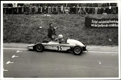 Foto Frohburg in Sachsen, Frohburger Dreieck Rennen 1977, Formel Wagen Nr. 95, Start Ziel Gerade