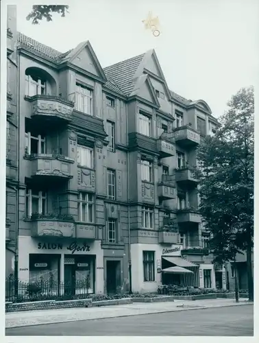 Foto Berlin, Architekt Georg Schneider, Hausfassade im Jugendstil, Frisör Salon Gerva