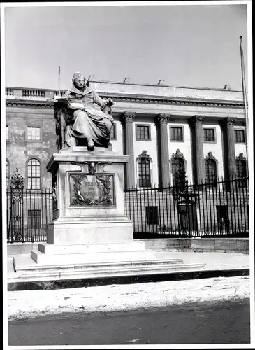 Foto Berlin Mitte, Bert Sass, Unter den Linden, Humboldt Universität, HU, Humboldt Statue