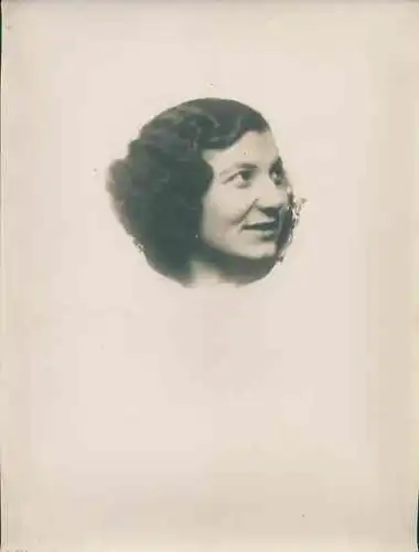 Foto Combalie, Henri, Toulouse, Portraitfotografie, Frau mit angelegtem Haar