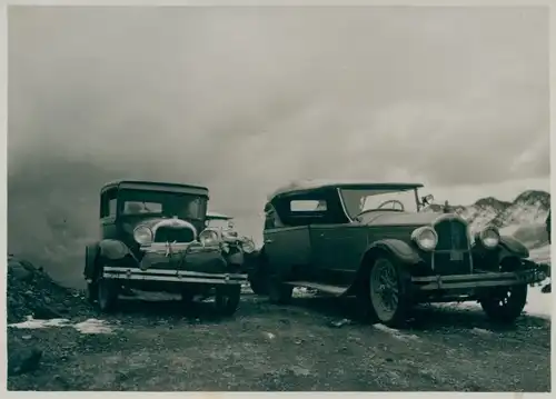 Foto Autos, Oldtimer, im Gebirge