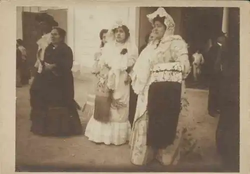 Foto Spanien, um 1890, Frauen in typischer Tracht