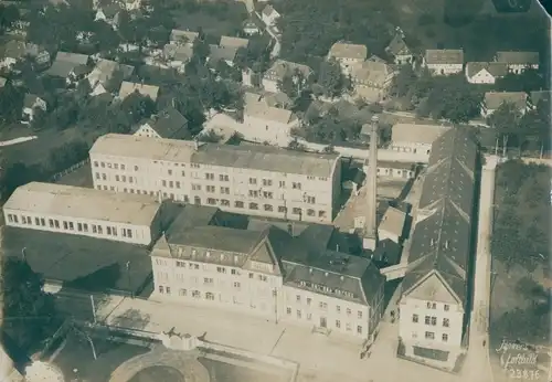 Foto Fliegeraufnahme, Junkers Luftbild 23876, Fabrikgebäude, Häuser mit Gärten