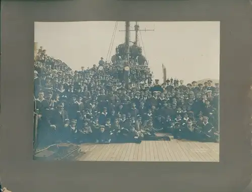 Foto Deutsches Kriegsschiff SMS Westfalen, Letztes Bild vor Auslieferung, Besatzung, ca. 1920