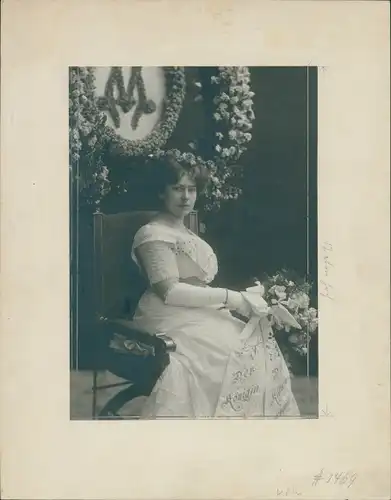 Foto Köln am Rhein, um 1895, Schönheitskönigin d. Kölner Blumenspiele