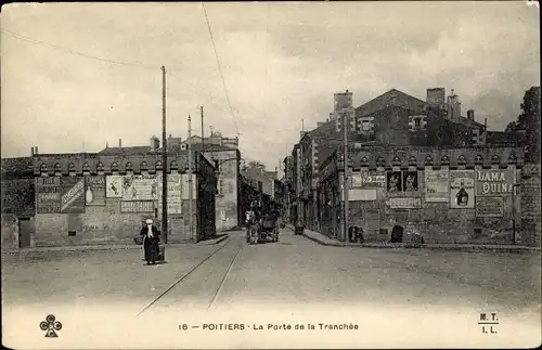 Ak Poitiers Vienne, La Porte de la Tranchee