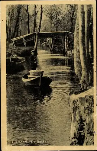 Ak Giethoorn Overijssel Niederlande, De bakker, Ruderboot, Brücke