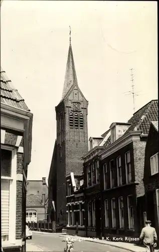 Ak Rijssen Overijssel Niederlande, Kerk, Kirche, Straßenpartie