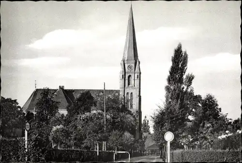 Ak Syke in Niedersachsen, Evangelische Kirche, Gesamtansicht, Straßenblick