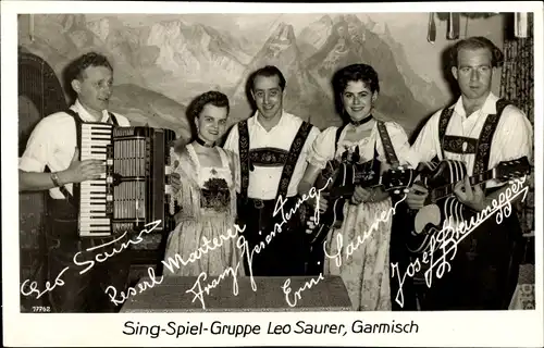 Ak Garmisch Partenkirchen in Oberbayern, Sing Spiel Gruppe Leo Saurer, Musiker, Musikinstrumente