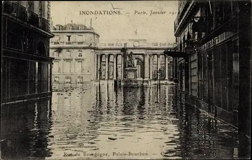 Ak Paris VII., Inondations, Janvier 1910, Rue du Bourgogne, Palais Bourbon