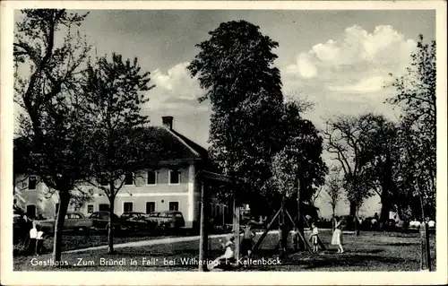 Ak Wilhering Oberösterreich, Gasthaus zum Bründl in Fall, Spielplatz