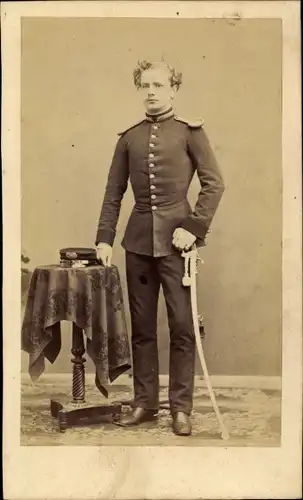 Carte de Visite Soldat in Uniform, Portrait