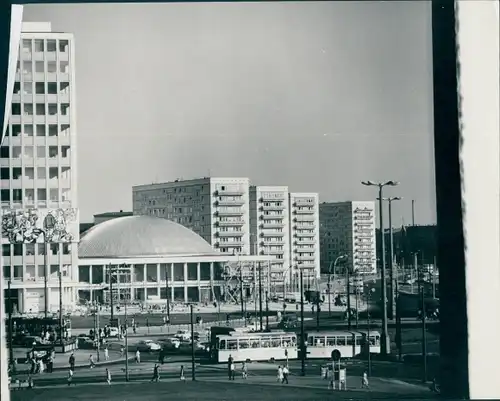 Foto Spremberg Hans-Joachim, DDR, Berlin Mitte, Kongresshalle neben dem Haus des Lehrers, Baustelle