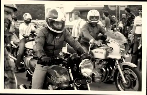 Foto Frohburg Sachsen, Frohburger Dreieck Rennen, Honda und Suzuki Rennmotorräder