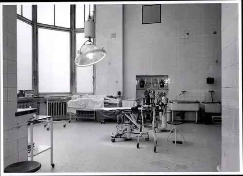 Foto Berlin, Bert Sass, Krankenhaus, Apparatur im Operationssaal