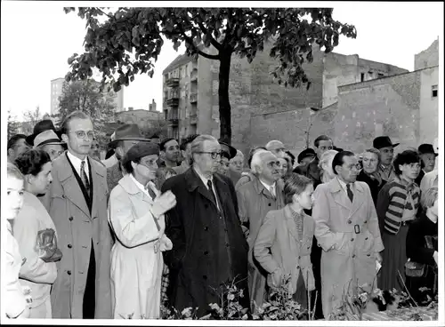 Foto Berlin Wilmersdorf, Bert Sass, Babelsberger Straße 49, Ruinen, Joseph Mansolle, Gedenkstätte